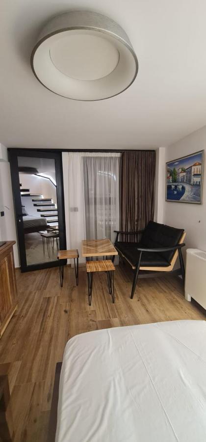 Bujtina Gjyshi Ilo Hotell Tushemisht Eksteriør bilde